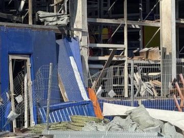 Росія вдарила безпілотником по «Епіцентру» в Харкові
